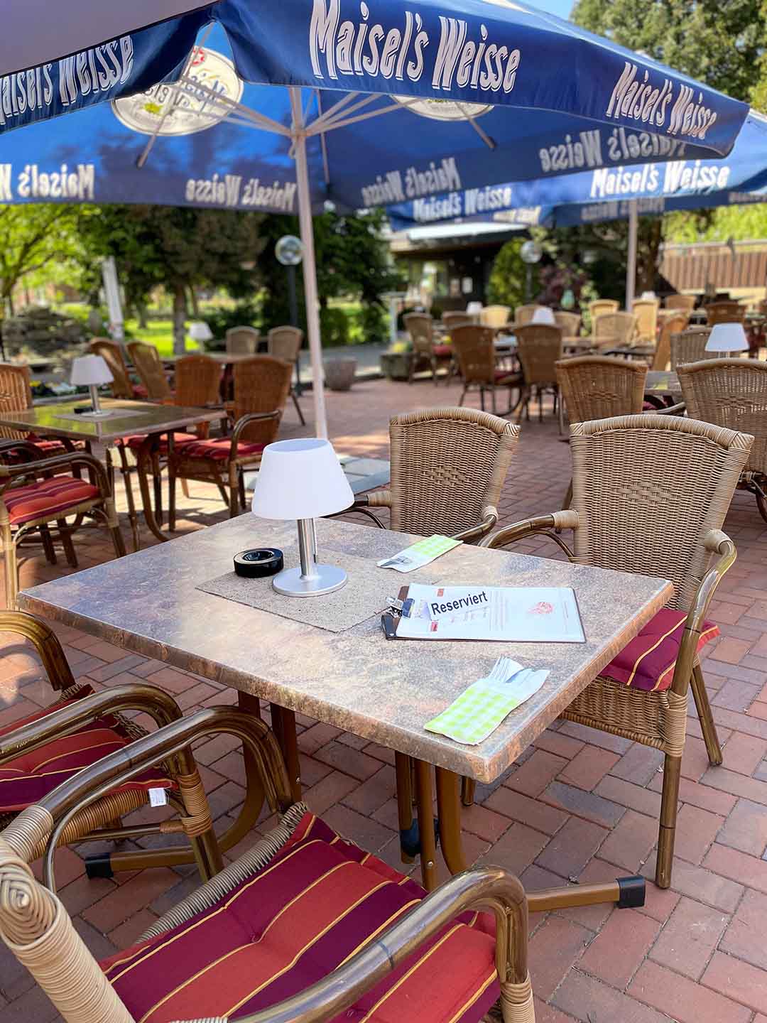 Alter Krug Niedernwöhren | Gaststätte | Biergarten