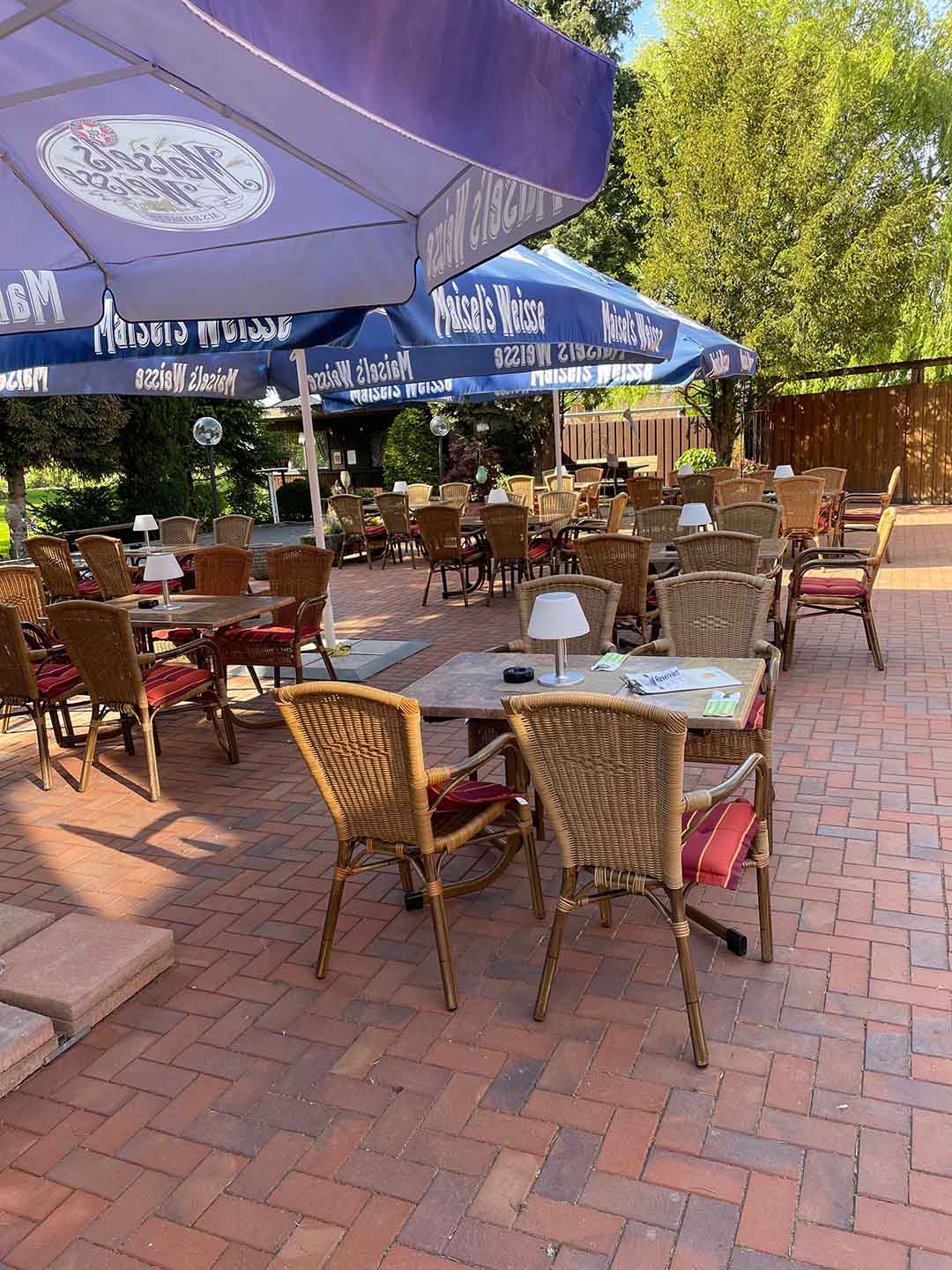 Alter Krug Niedernwöhren | Gaststätte | Biergarten