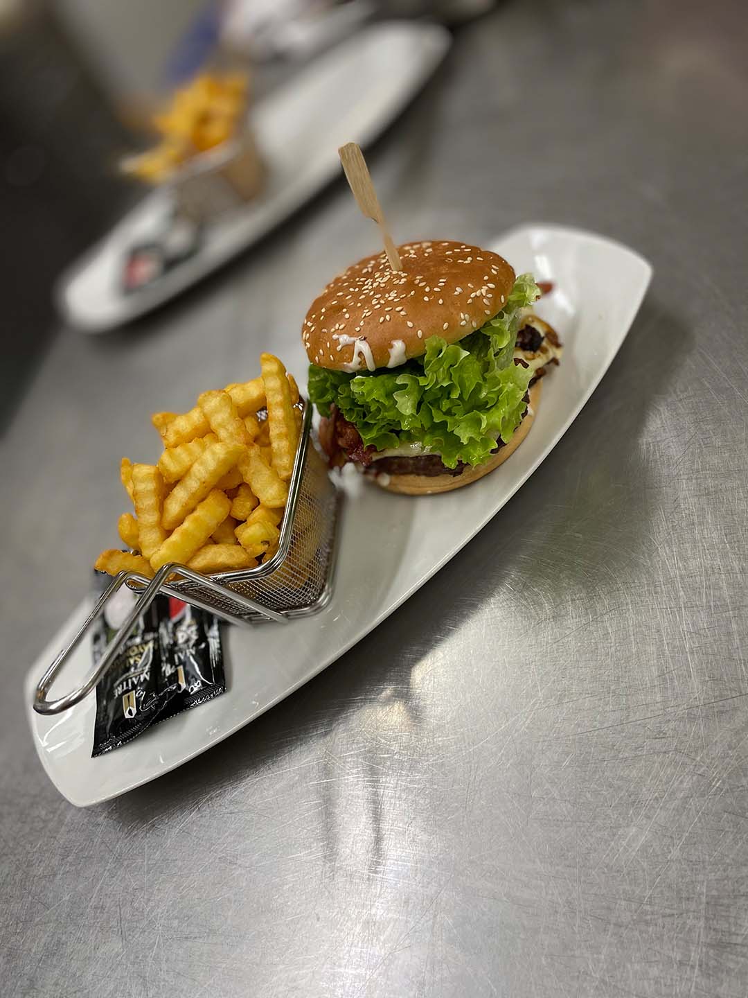 Alter Krug Niedernwöhren | Gaststätte | Essen