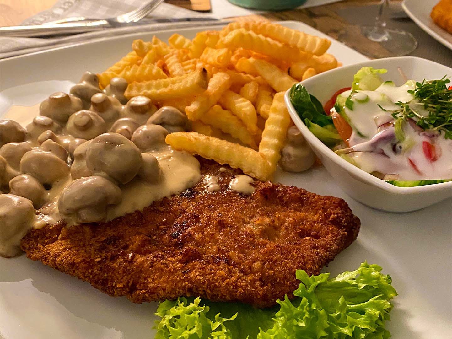 Alter Krug Niedernwöhren | Gaststätte | Essen