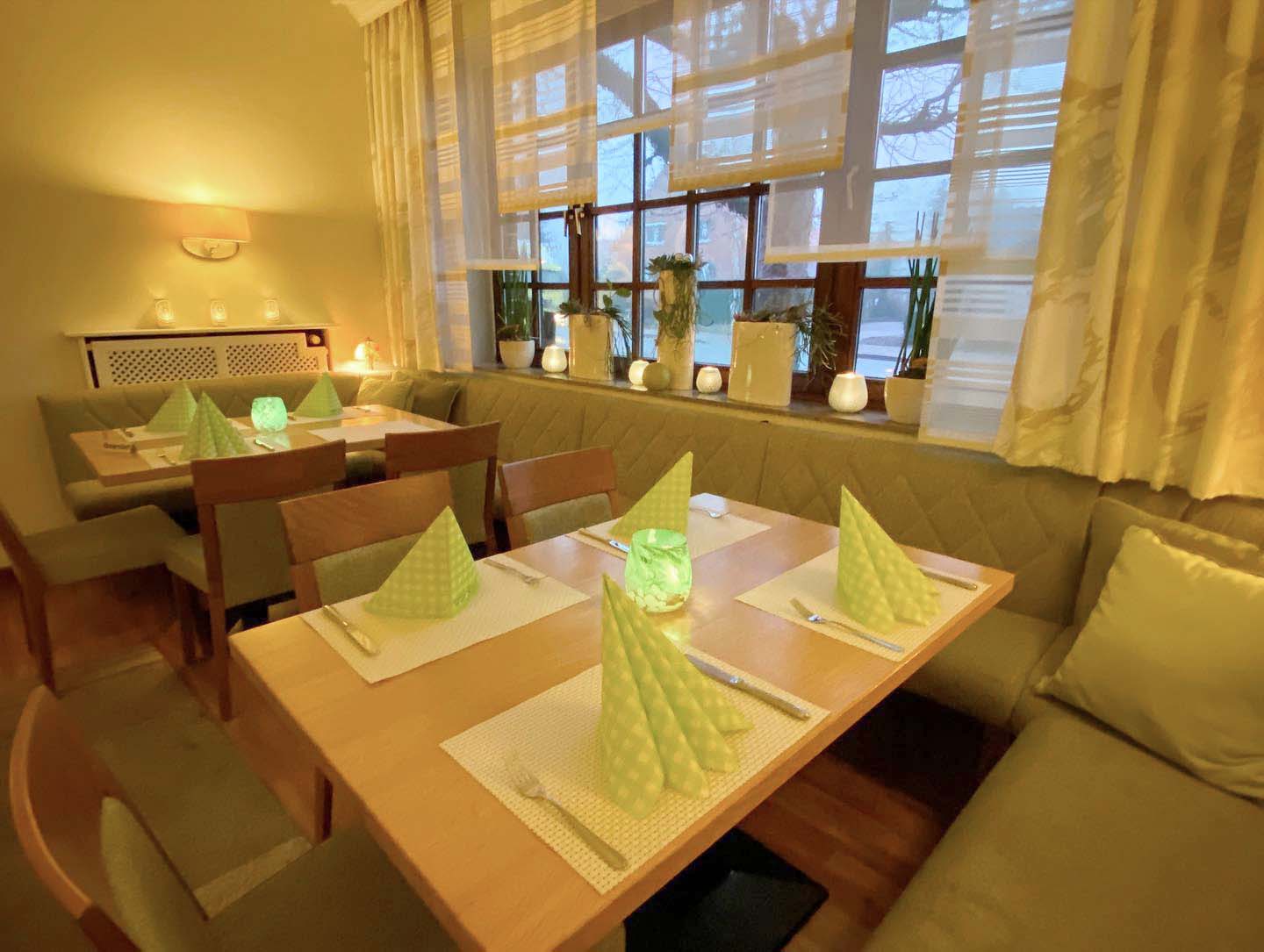 Alter Krug Niedernwöhren | Gaststätte | Restaurant