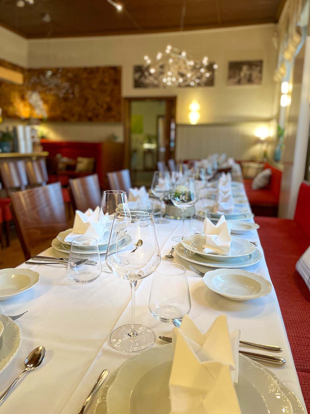 Alter Krug Niedernwöhren | Gaststätte | Restaurant