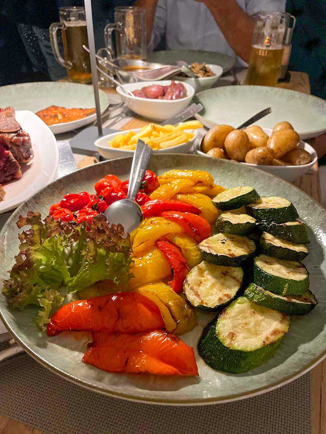 Alter Krug Niedernwöhren | Gaststätte | Essen